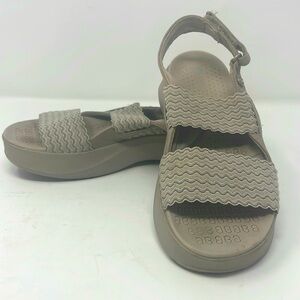 B Zees Beige Double Strap Sandals Size 6.5 Excellent Condition